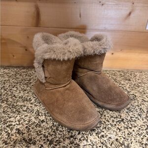 BearPaw Girls Size 2 Cozy Brown Suede Fur-Lined Boots